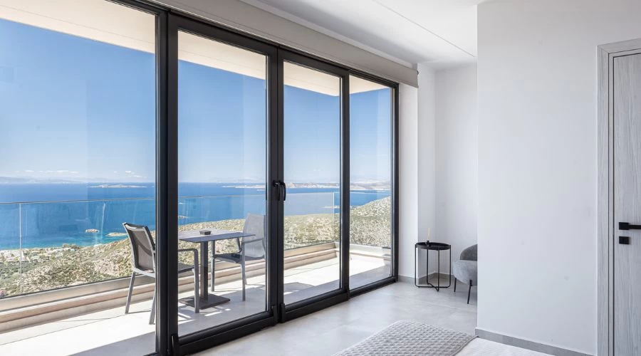 Business Retreat στη Σαρωνίδα: Πώς να Συνδυάσετε Εργασία και Πολυτελή Απόδραση στο Saronida Hills