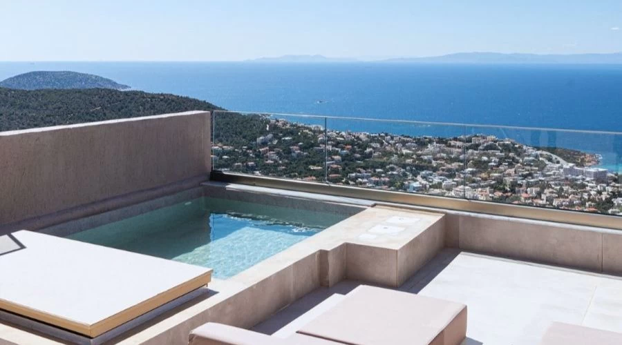 Η εμπειρία της διαμονής σας στη Σαρωνίδα