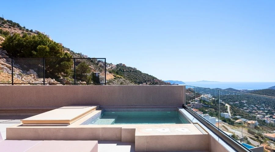 Luxury Accommodation or a Standard Hotel? What Modern Travelers Are Really Looking For